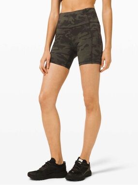 Lululemon Fast and Free Short 6” Incognito Camo Multi Gator Green size 6